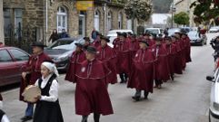Desfile de la cofrad�a por el centro de Quiroga, en una imagen de archivo
