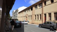 Actual aspecto da fachada principal do antigo colexio Leus, en Carballo.