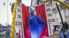 Multitudinario desfile de carrozas y disfraces en A Pobra