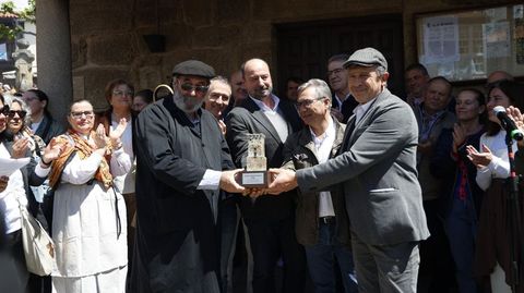 Raigame volveu ateigar de xente Vilanova dos Infantes.Entrega do premio de honra Adolfo Enr�quez.