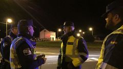Imagen de archivo de un control conjunto de la Guardia Civil de Trfico y la Polica Local de Ferrol