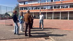El centro se encuentra junto al patio escolar