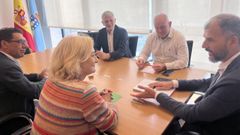 Reuni�n entre los representantes de la Asociaci�n Espa�ola contra el C�ncer en Galicia y el nuevo gerente del Sergas.