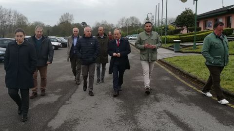 Wenceslao L�pez e Iv�n �lvarez visitan  El Asturc�n junto a representante de la Federaci�n Espa�ola de Tenis