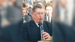 Imagen de Antonio Seraf�n Ledo, antiguo clarinetista de la Banda de Chantada, tocando durante un concierto