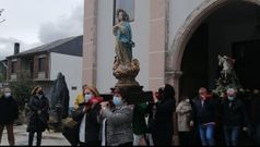 Los vecinos de Vilamart�n sacaron las im�genes en procesi�n