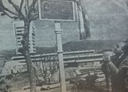 Manuel Soto fue quien descubri� la placa en O Castro.