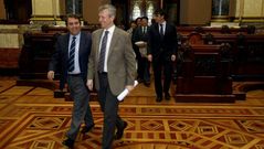El alcalde y el sonselleiro de Presidencia, entrando en el sal�n de plenos.
