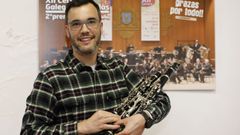 Carlos Timiraos, que toca el clarinete, lleva adem�s una d�cada dando clase en Burela