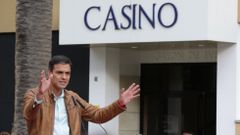 Pedro S�nchez en los jardines de M�ndez N��ez