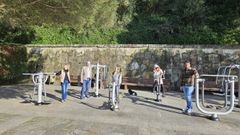 Miembros de la corporaci�n visitaron el nuevo�parque de calistenia de A Ribeira.
