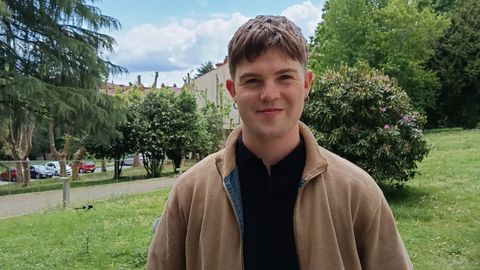 Alberto P&eacute;rez es uno de los j&oacute;venes que, nada m&aacute;s conocer la noticia, se puso manos a la obra para &laquo;intentar facer algo&raquo;, explica