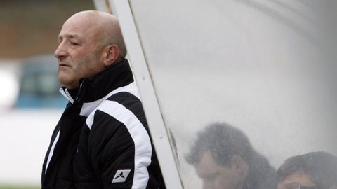 Jaime P�rez, el entrenador en activo m�s veterano de la comarca, lidera a la Candelaria.