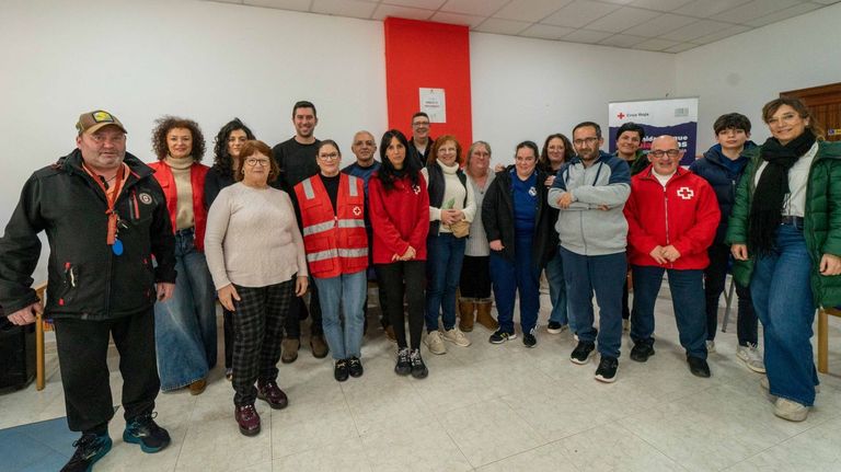 Imagen de los participantes en el curso de Cruz Roja sobre asistencia a emergencias