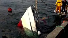 Maniobras para reflotar la embarcaci�n