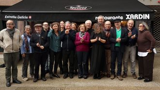 Manuel Cartea festexa o seu 80 aniversario rodeado de amigos