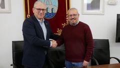 Jos� Mar�a Jard�n, director territorial de Abanca en Ourense, y Ces�r Fern�ndez Gil, alcalde de Ribadavia.