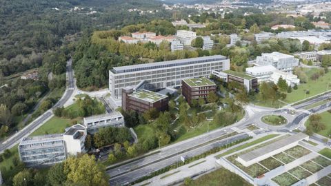 Recreación final de las cuatro fases de la Cidade da Saúde, donde se incluyen los laboratorios de Enfermería (en el centro) y el edificio de investigación (a la derecha)