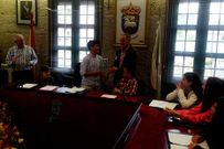 Balseiros cedi� el bast�n de mando al alumnos elegido alcalde.