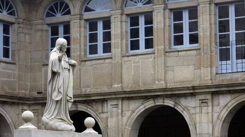 Claustro del convento de clausura de las monjas clarisas en Monforte