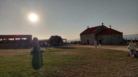 Eclipse de Sol desde la ermita de A Lanzada