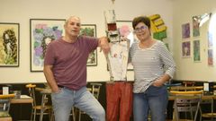 Bibi y Mili ponen fin a una etapa en la que su local se convirti� en un referente cultural de Lal�n.