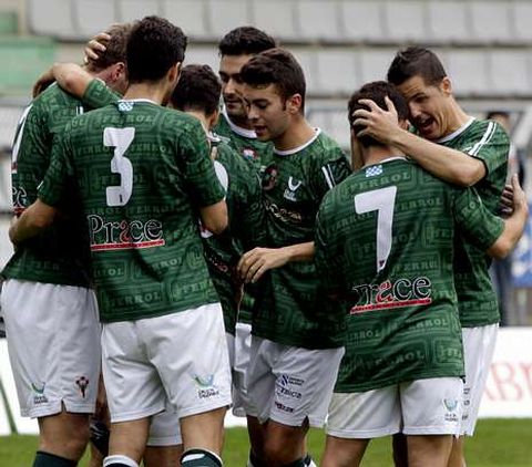 La plantilla achaca a la motivaci�n su mejor rendimiento ante los mejores de Segunda B.