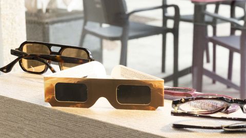 En �pticas hay gafas de sol para poder contemplar con seguridad el eclipse solar del 12 de agosto