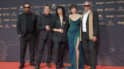 El equipo de 'Un fantasma en la batalla', producida por la gallega Sandra Hermida