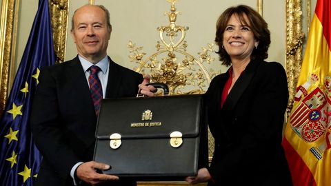 Delgado traspasa la cartera de Justicia a su sucesor, Juan Carlos Campo