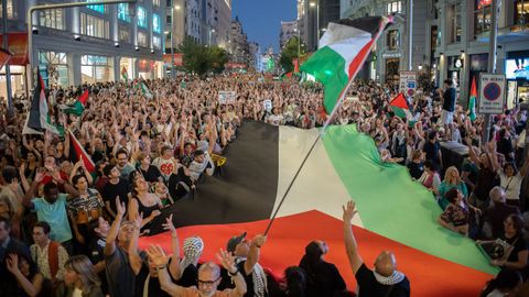 El apoyo a Palestina llena de solidaridad las calles de Europa. La manifestación más numerosa de España se dio en Madrid, con una asistencia de 400.000 personas.