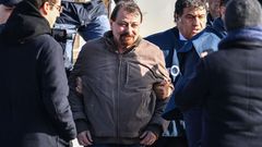 Cesare Battisti, a su llegada al aeropuerto romano de Ciampino, procedente de Bolivia