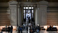 Gran despliegue de prensa a la entrada del Palacio de Justicia en Bruselas