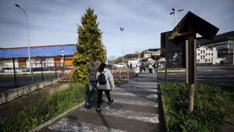 En el entorno de la estacin de autobuses confluyen cantidad de trfico y de peatones