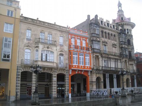 <span lang= es-es >La antigua Ayudant�a de Marina</span>. Casa indiana en el n�mero 12 de la calle San Roque, fue mandada construir en 1886. 