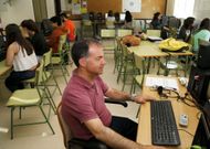 El coordinador, �ngel N��ez, durante una de las clases impartidas a fianles de mayo. 