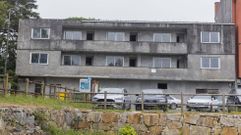 BAIO. Este edificio de Baio, en un extremo del paseo fluvial, lleva a�os sumido en el abandono, pr�cticamente en la ruina. Y cada vez, m�s vandalizado por los gamberros. El Concello espera llegar a un acuerdo con la actual propiedad para evitar el expediente y agilizar los tr�mites.
