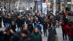 Los vieneses salieron a la calle de forma masiva este sabado antes del inicio del confinamiento