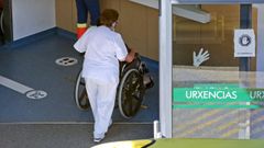 Entrada de urgencias del hospital Montecelo, en Pontevedra