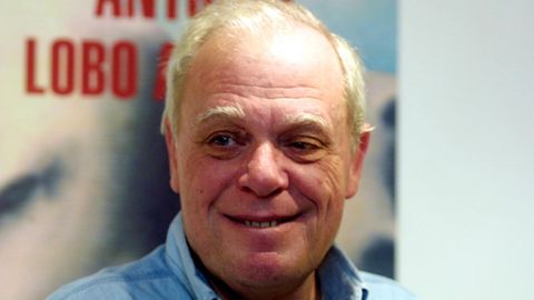 António Lobo Antunes, en el 2005, durante la presentación en Madrid de «Yo he de amar una piedra», historia de amor inspirada en una de las pacientes del hospital Miguel Bombarda de Lisboa,