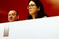 De la Fuente y Mar�a Pardo animan a los vecinos a informar de los baches que observen.