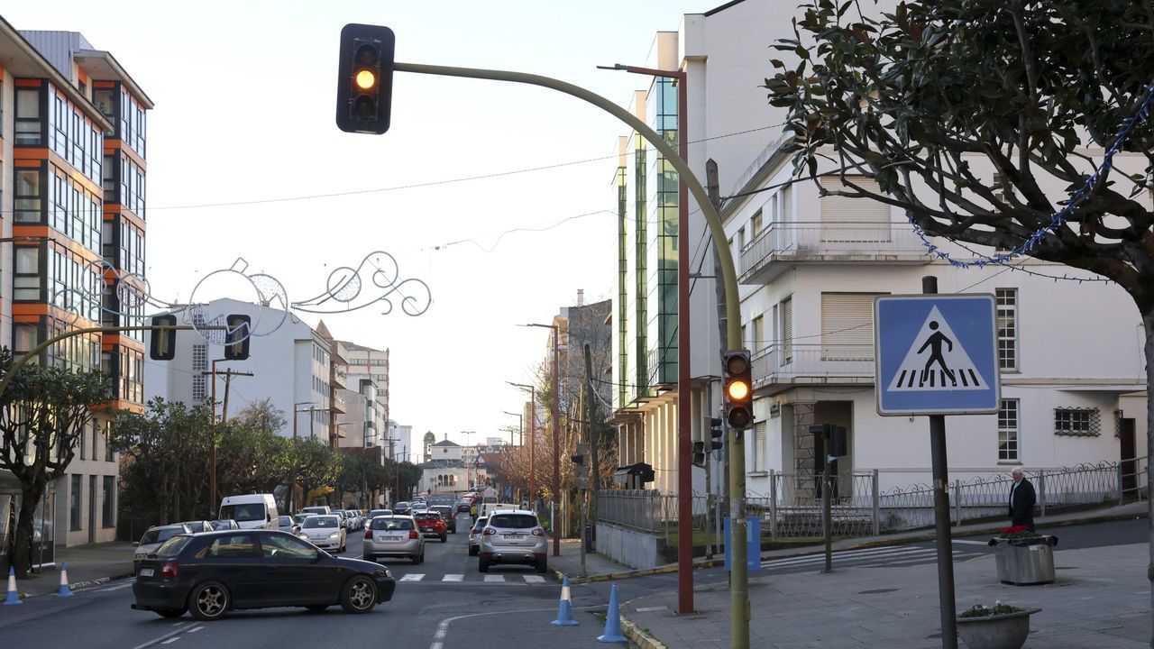 Trasladada al hospital una octogenaria por inhalación de humo en un incendio en su cocina en Fene