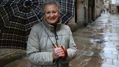 Encarna Otero, autora da publicaci�n �A Compostela de Bego�a Caama�o�
