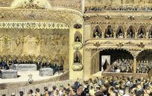 Cientos de vigueses acudieron al teatro-circo Tamberlick para seguir el certamen literario y musical.