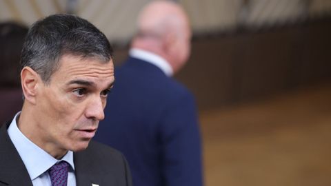 El primer ministro de Espa�a, Pedro S�nchez, asiste a la Cumbre del Consejo de la UE en Bruselas, B�lgica, el 18 de diciembre de 2025. Los l�deres de la UE se re�nen para debatir los �ltimos acontecimientos en Ucrania, el pr�ximo marco financiero plurianual de la UE, el proceso de ampliaci�n de la UE y la situaci�n geoecon�mica en la Uni�n Europea. (B�lgica, Ucrania, Bruselas)