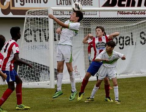 El Lugo ape� a penaltis al Pabell�n para colarse en la final del torneo de alevines. 