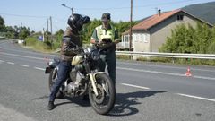 As� fue uno de los controles de la Guardia Civil del inicio del verano en Pontevedra