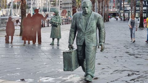 Homenaje al emigrante realizado por Ram�n Conde.