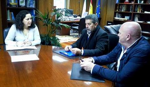 Do Campo, con Rocha y Pichel durante la reuni�n de ayer.