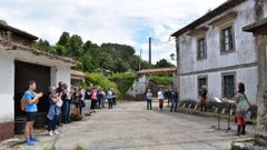 Actividad de la Sociedade Instrutiva de Caamouco en el pazo de Pi�eiro, en una imagen de archivo